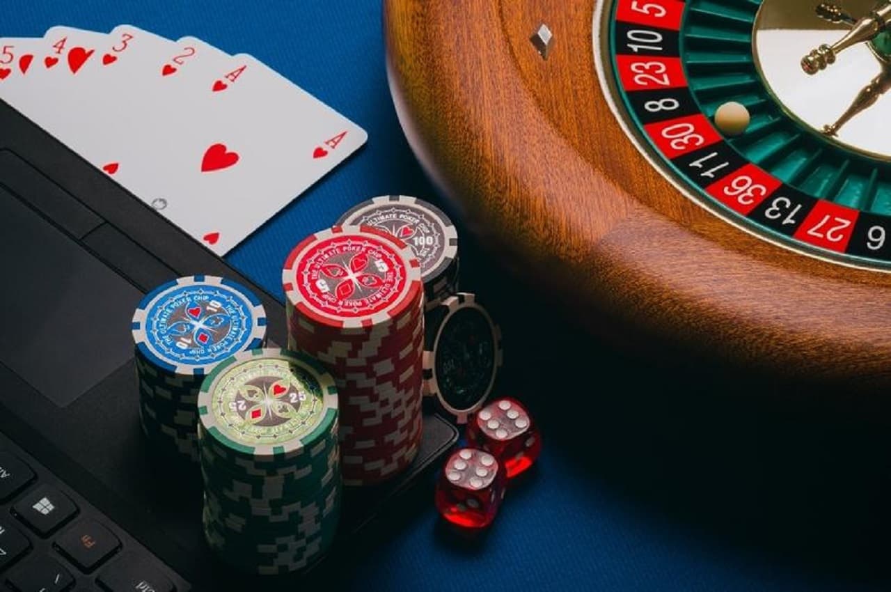Online Gambling Ban: ऑनलाइन जुआ खेलने पर हो सकती है 3 साल की जेल, लग सकता है ₹10 लाख जुर्माना भी!
