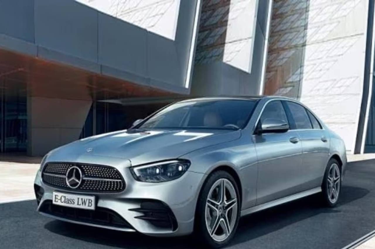 Mercedes E Class 2024: कंपनी 25 अप्रैल को उठाएगी अपनी नई कार से पर्दा, जानें फीचर्स और कीमत