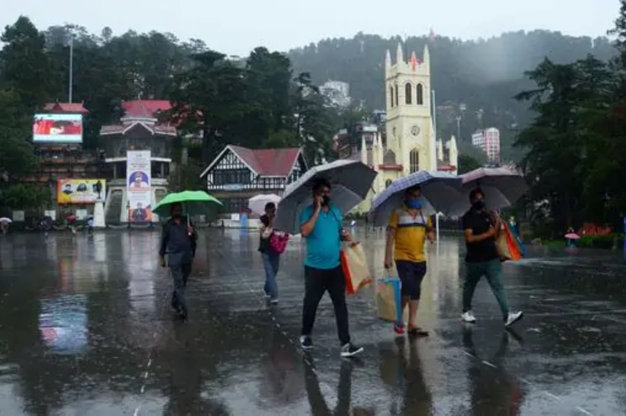 Himachal Pradesh: शेड्यूल जारी, स्कूलों में 38 दिन बरसात की छुट्टियां