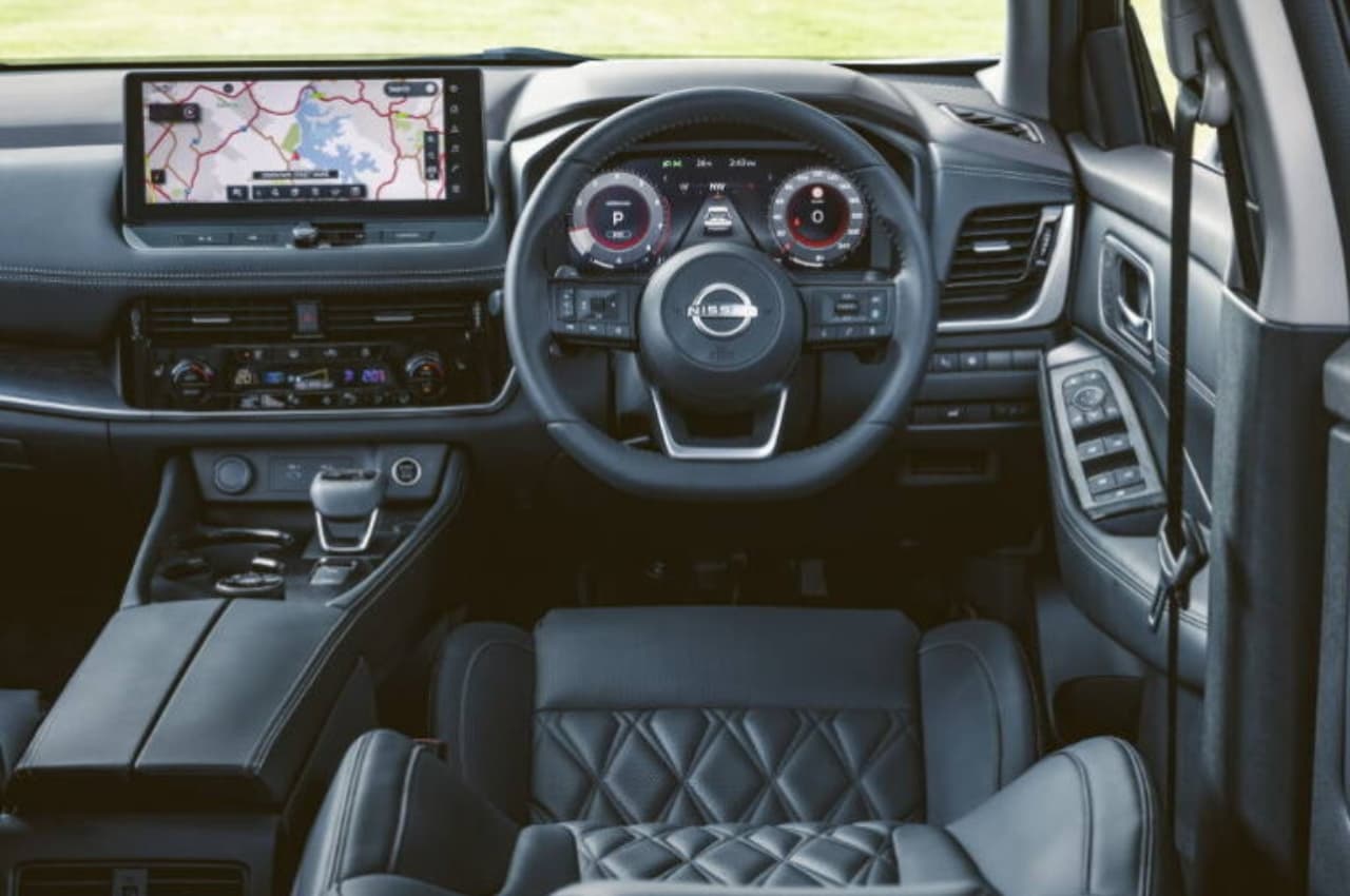 दबंगों की पहली पसंद Fortuner को पटखनी देने आ गई Nissan की यह SUV कार, जानें कीमत 