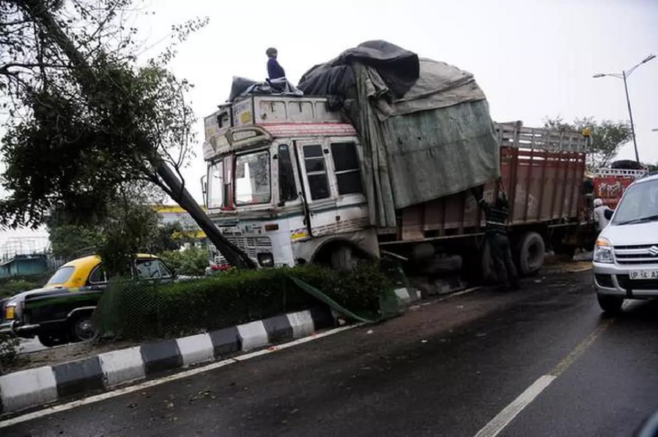 UN Road Safety Week: भारत में दुर्घटनाओं में सबसे अधिक कारें शामिल, Bosch स्टडी में हुआ खुलासा