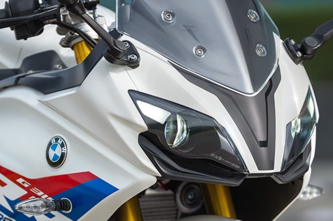 डैशिंग लुक्स और चीते सी रफ्तार, BMW की इस धांसू बाइक में मिलती है 160 kmph की टॉप स्पीड, जानें कीमत