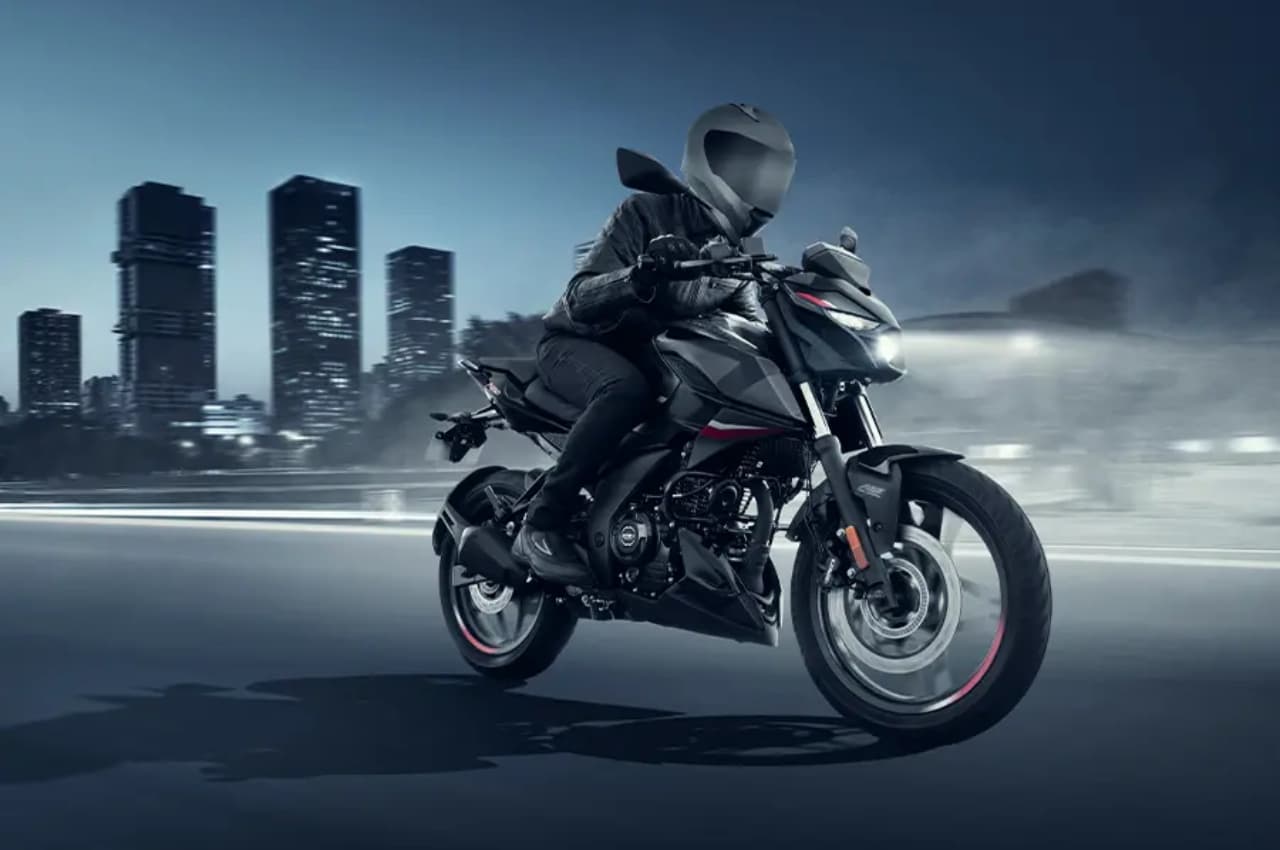युवाओं का पहला प्यार है Bajaj की यह Street Fighter स्टाइलिश बाइक, जानें डिटेल