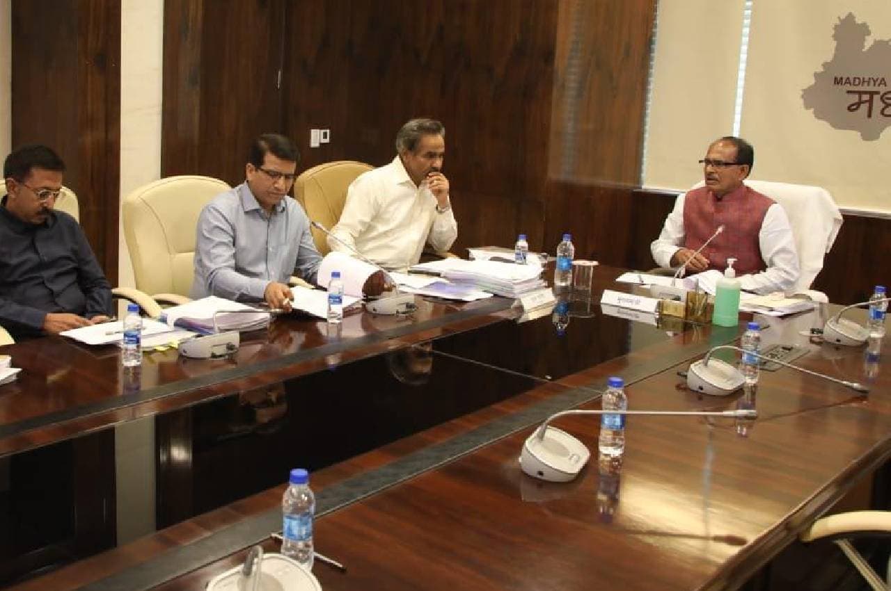 CM शिवराज ने अधिकारियों को दिए निर्देश, मुख्यमंत्री कन्यादान योजना का मिले पूरा लाभ