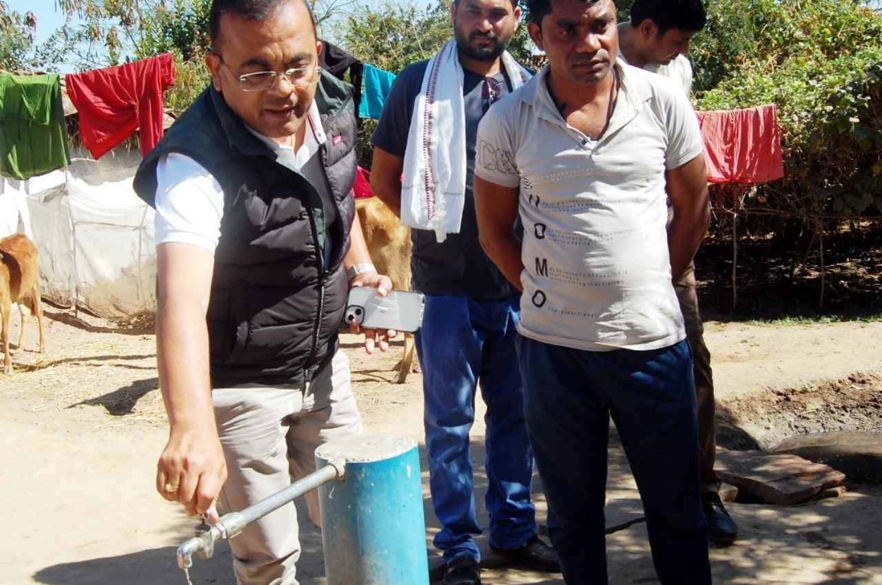 कवर्धा: वनांचल क्षेत्रों में पेयजल व्यवस्था बनाने पर विशेष जोर, जल जीवन मिशन के तहत लगाए जा रहे हैं हैंडपंप