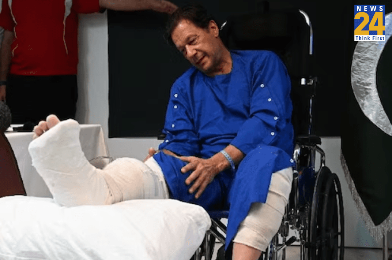 Pakistan News: 'कोकीन लेते हैं इमरान खान...', हेल्थ मिनिस्टर ने जारी की मेडिकल रिपोर्ट, प्रोपेगेंडा था पैर में प्लास्टर चढ़ाना
