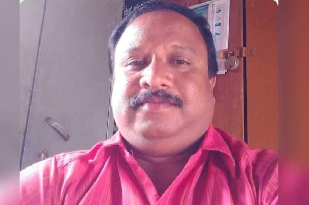सिद्धारमैया सरकार की आलोचना करने वाली पोस्ट को टीचर ने किया शेयर, कुछ मिनट बाद ही सस्पेंड