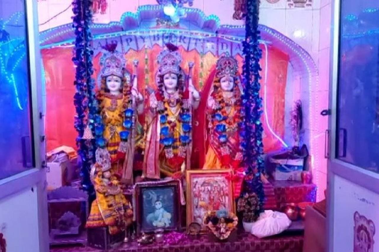 MP Radha-Krishna Temple: छतरपुर में पत्नी की याद में बनवाया राधे-कृष्ण का मंदिर, मुस्लिम कलाकारों ने की नक्काशी
