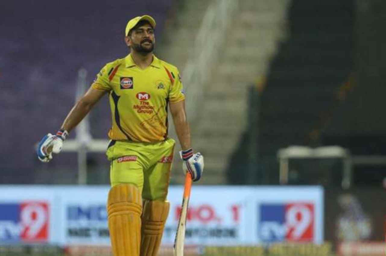 DC vs CSK: 'धोनी 100 फीसदी फिट नहीं हैं' चेन्नई सुपरकिंग्स के कोच ने बताया उनके घुटने का हाल
