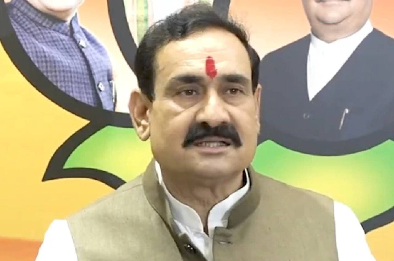 कर्नाटक के चुनाव से गर्माया MP का सियासी पारा, दिग्वियय सिंह पर नरोत्तम मिश्रा का पलटवार