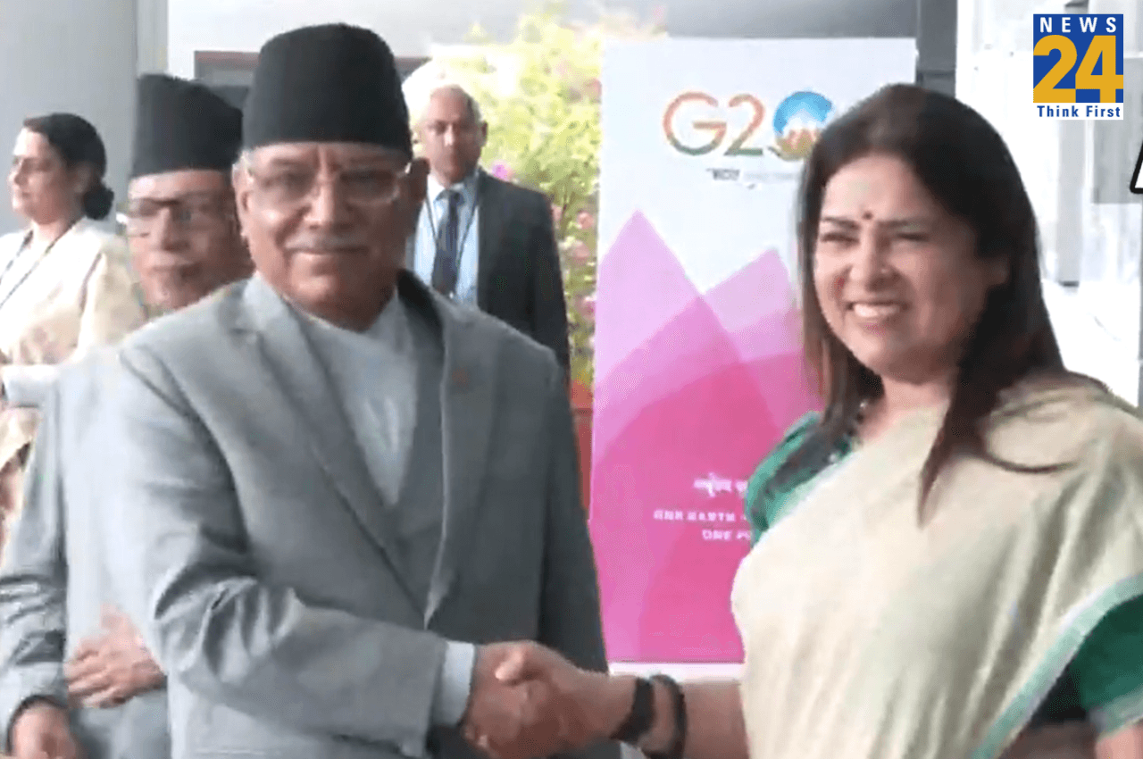 नेपाल के प्रधानमंत्री प्रचंड चार दिवसीय यात्रा पर पहुंचे भारत, मंत्री मीनाक्षी लेखी ने अगुआनी, इन मुद्दों पर होगी बात