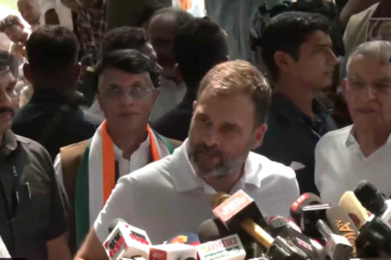 'कर्नाटक में नफरत का बाजार बंद, खुली मोहब्बत की दुकान', बंपर जीत के बाद कांग्रेस कार्यालय में बोले राहुल गांधी