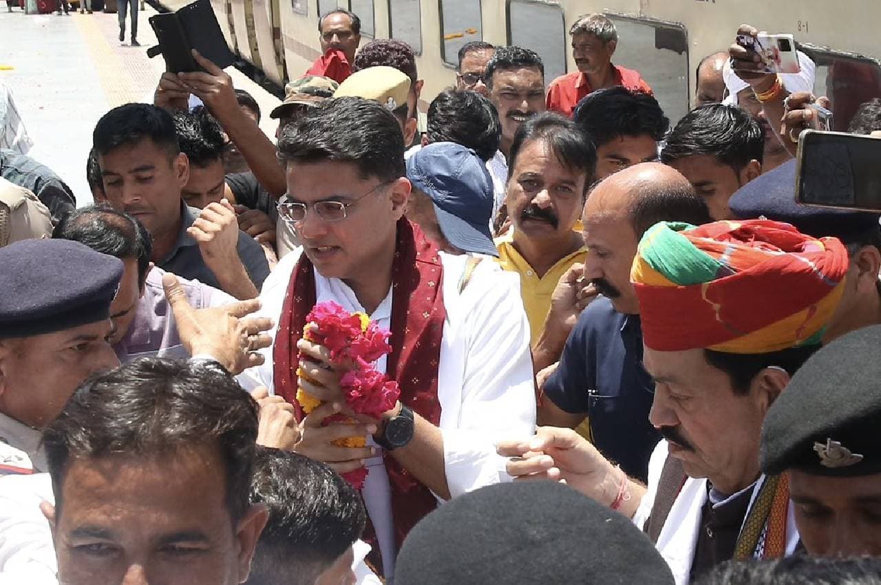 सचिन पायलट ने अजमेर से शुरू की 'जन संघर्ष यात्रा', बोले-राजनीति आग का दरिया है