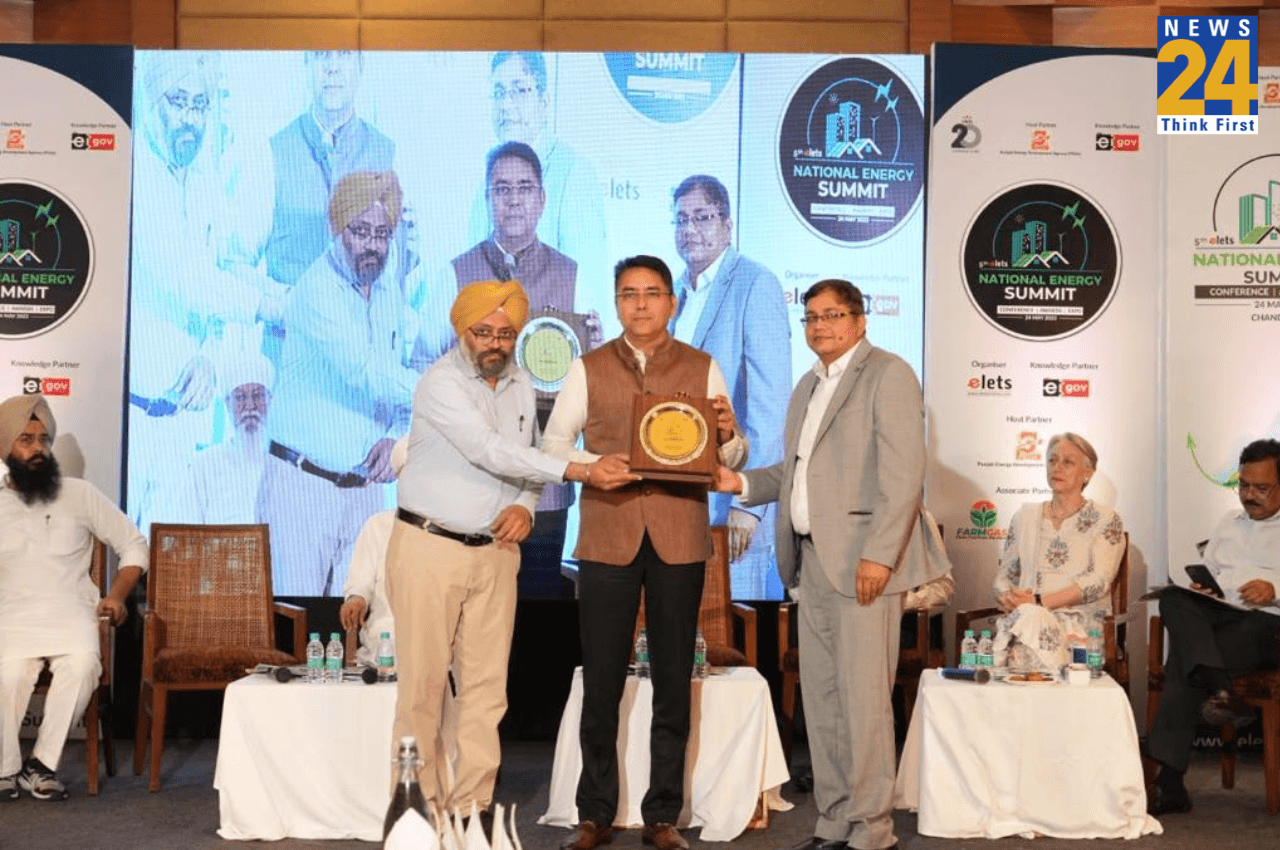 Punjab News: शिक्षा विभाग के कच्चे कर्मचारी होंगे रेगुलर, कैबिनेट सब कमेटी ने अफसरों को कानूनी राय लेने का दिया निर्देश
