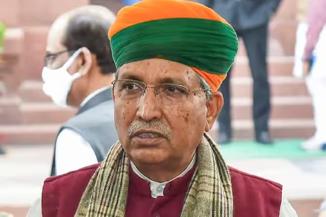 8वीं में हुई शादी, फिर IAS और अब बने देश के कानून मंत्री; ऐसा रहा है अर्जुन मेघवाल का सफर