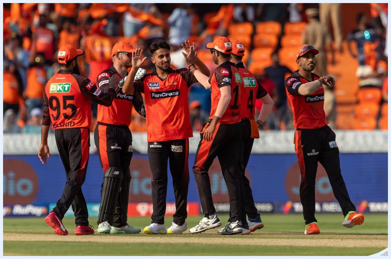 IPL 2023: इस सीजन फ्लॉप रहा ये स्टार बॉलर, 7 मैचों में चटकाए सिर्फ 5 विकेट, अब प्लेइंग 11 से हुई छुट्टी