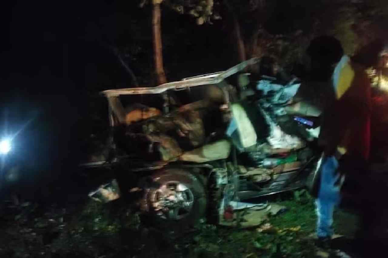 Dhamtari Accident: छत्तीसगढ़ के धमतरी में SUV और ट्रक की जोरदार टक्कर, एक ही परिवार के 10 लोगों की मौत