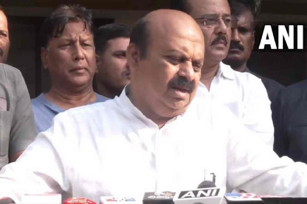 Karnataka Election Results 2023: बोम्मई बोले- पूर्ण बहुमत से जीतेगी भाजपा; JDS के कुमारस्वामी बोले- मैं छोटी पार्टी हूं, मेरी कोई मांग नहीं