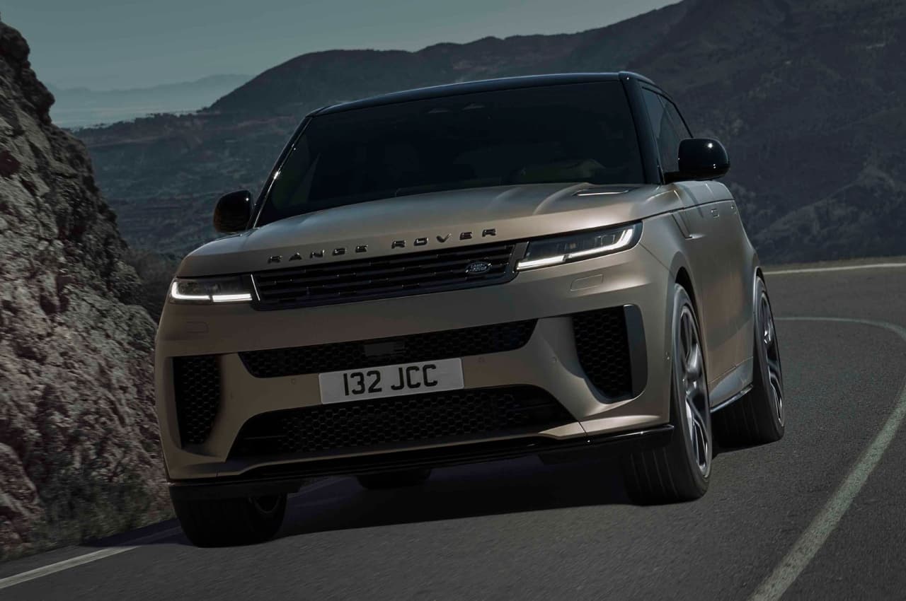 कारों की शहंशाह लैंड रोवर की नई Range Rover Sport SV से उठा पर्दा, जानें फीचर्स 