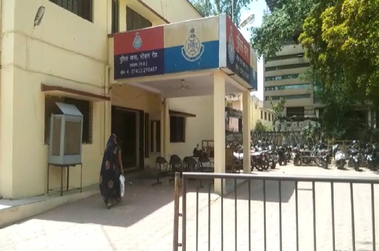 सास ने बहू के खिलाफ केस लगाने के लिए वकील को दिए पैसे, न्यायालय पहुंची तो हुआ चौंकाने वाला खुलासा