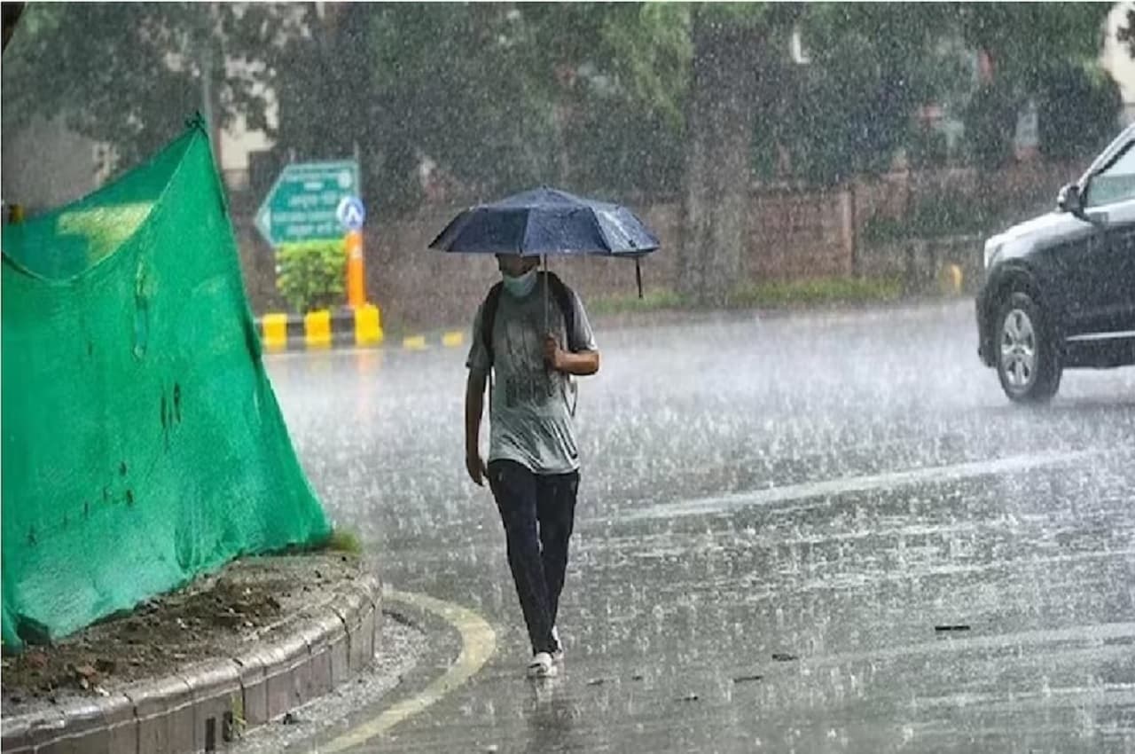 Weather Update: दिल्ली में 13 मई को बारिश का पूर्वानुमान, लू से मिलेगी राहत