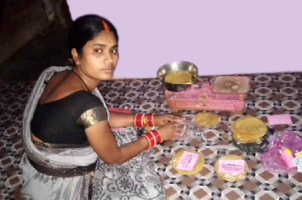 'बिहान योजना' से जुड़कर बदली जिंदगी, ग्रामीण महिलाएं कर रहीं लाखों की कमाई