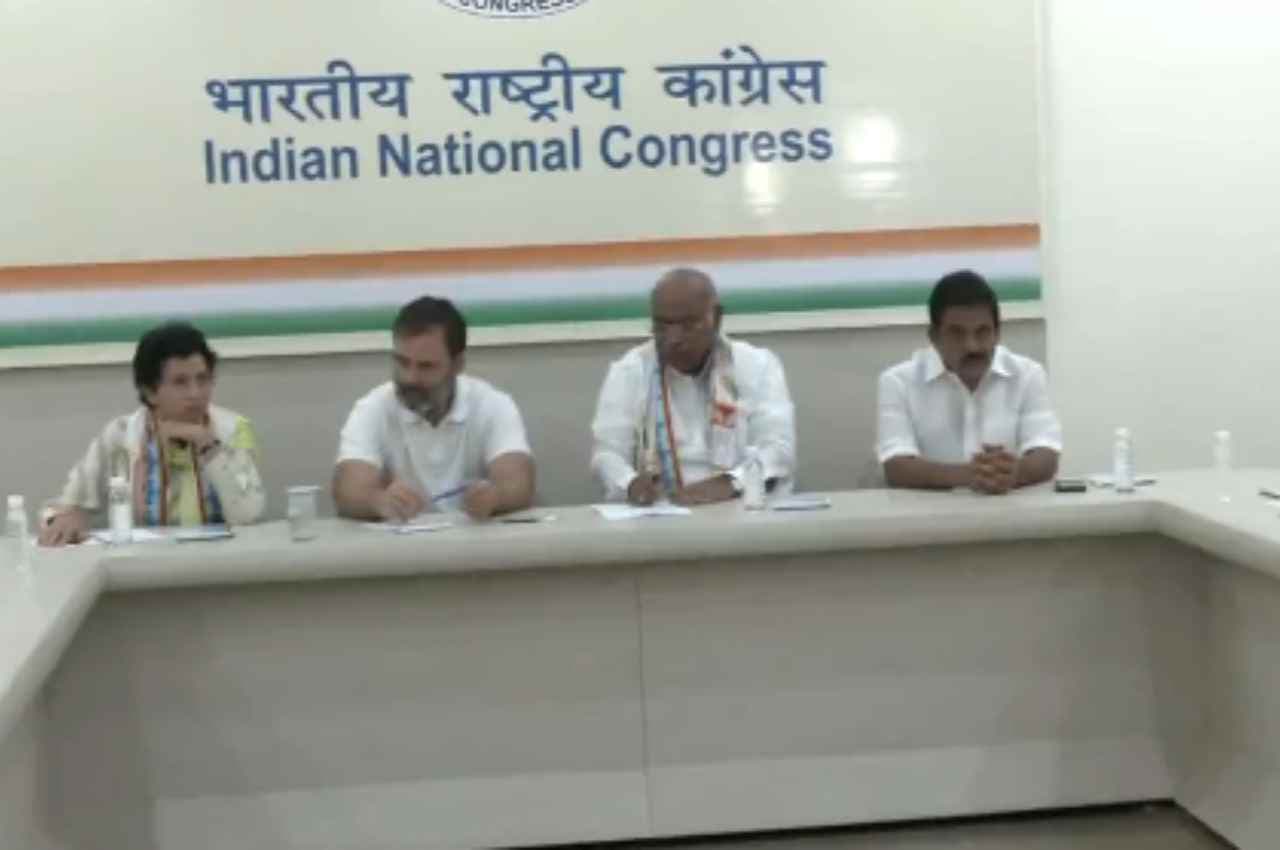 दिल्ली में छत्तीसगढ़ कांग्रेस नेताओं की बैठक, मल्लिकार्जुन खड़गे और राहुल गांधी मौजूद