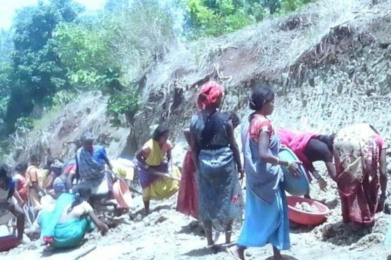 कवर्धा: महात्मा गांधी नरेगा योजना से आसान हुआ सफर, 15 किलोमीटर की दूरी कम होकर 3 किलोमीटर हुई