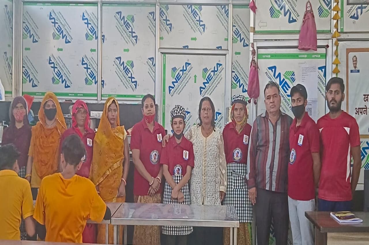 Jaipur: विदेशियों को भी भा रही इंदिरा रसोई की थाली; स्वाद, गुणवत्ता के मुरीद हुए पर्यटक