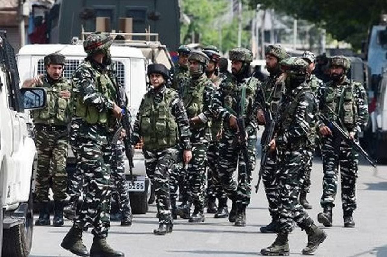 Manipur Violence: सेना का बड़ा दावा- मणिपुर में महिला कार्यकर्ता जानबूझकर सुरक्षाबलों के काम में हस्तक्षेप कर रही हैं