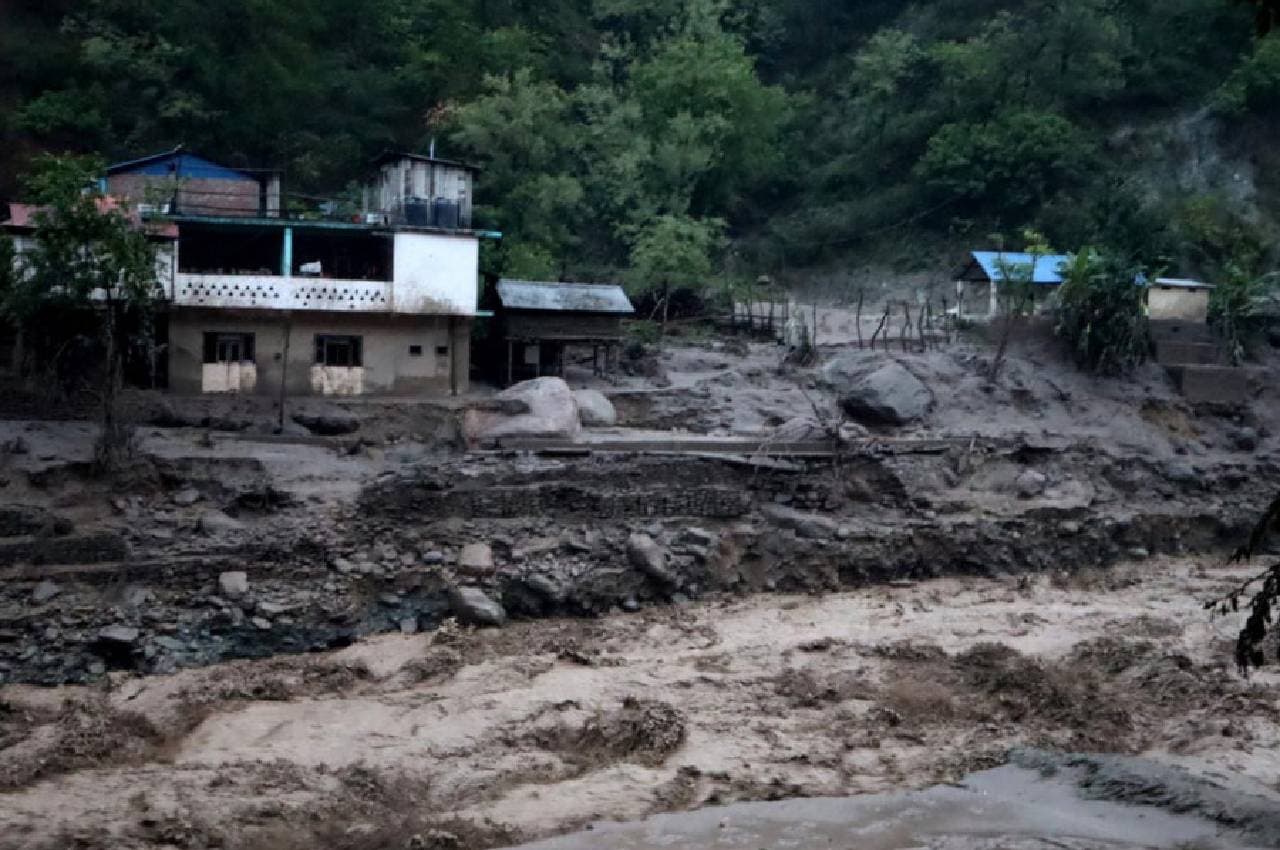Nepal Rains: नेपाल के चार जिलों में बारिश से भूस्खलन; पांच लोगों की मौत, 28 लापता