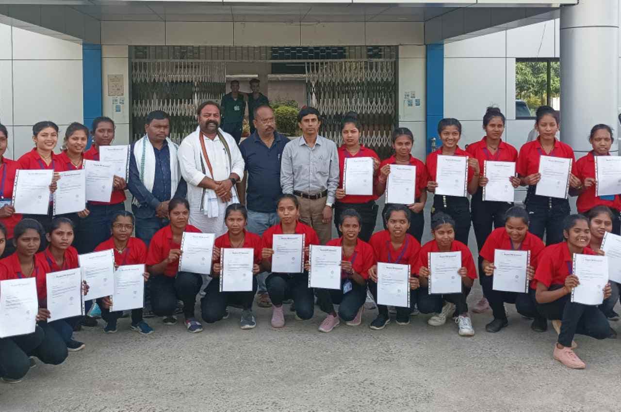 उत्तर बस्तर कांकेर: कौशल प्रशिक्षण से जिले के युवाओं को मिला रोजगार, 28 को मिली सफलता