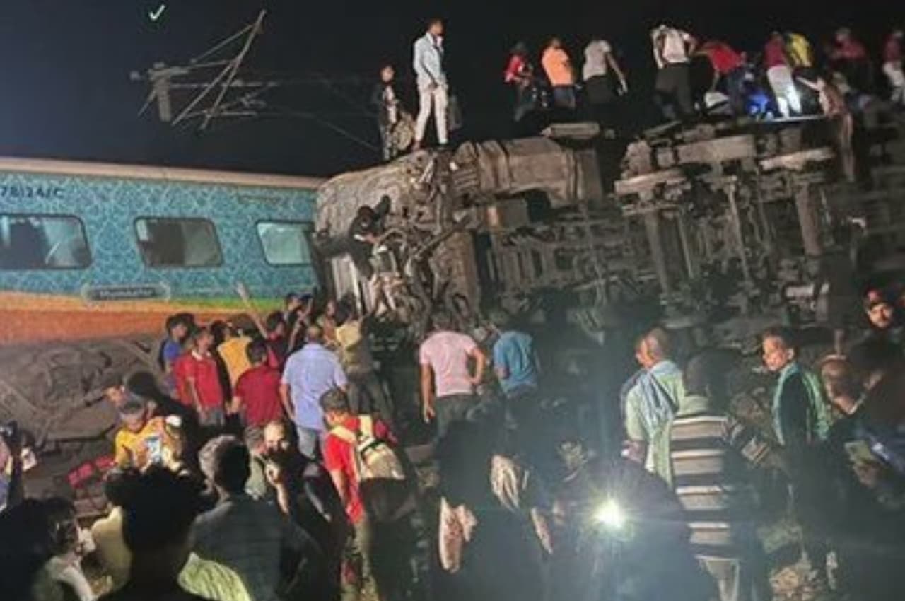 Odisha Train Accident: वंदे भारत एक्सप्रेस का उद्घाटन कार्यक्रम रद्द, रेल मंत्री ने हादसे के पीड़ितों के लिए किया अनुग्रह राशि का ऐलान