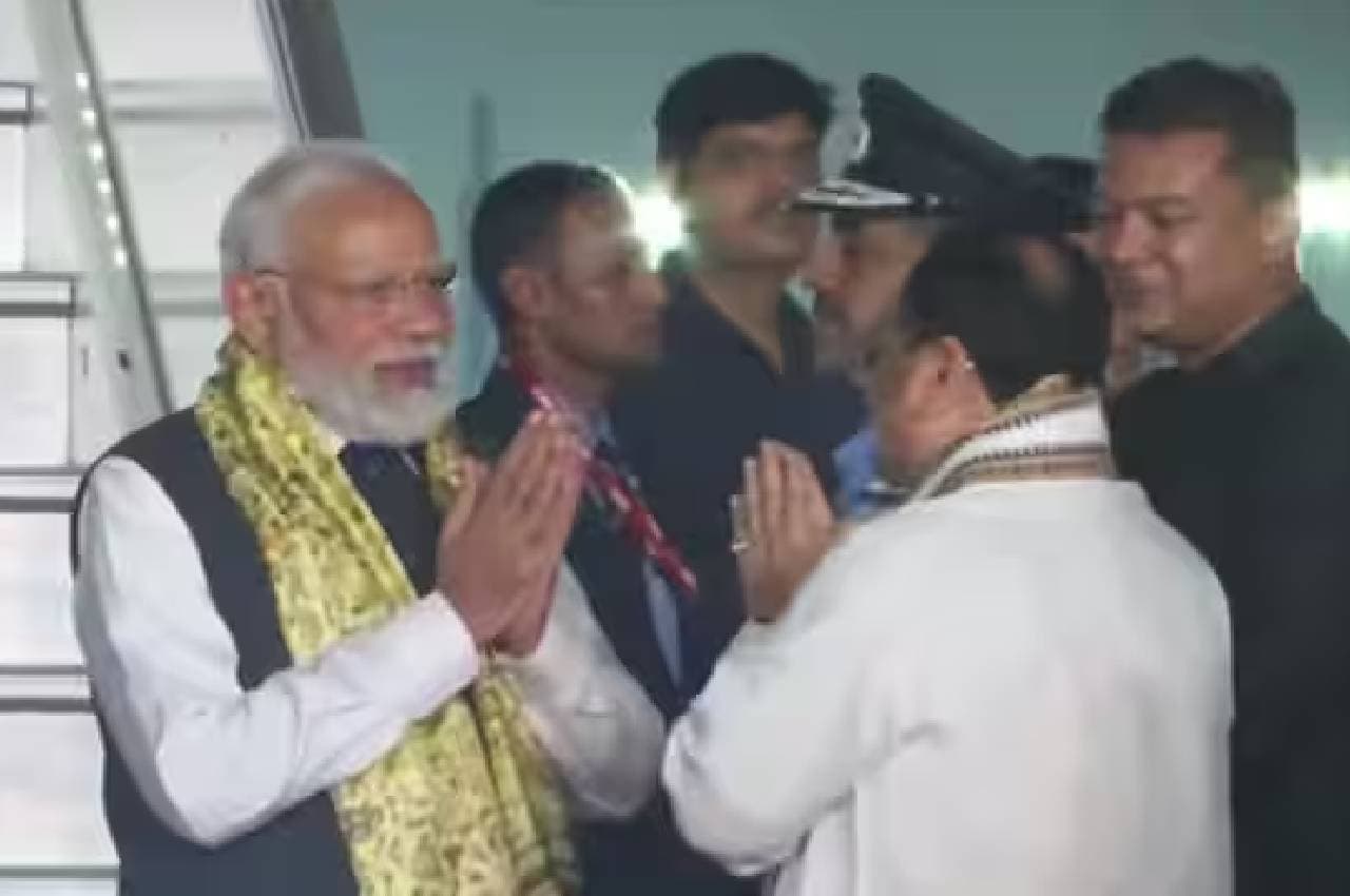 PM Modi Foreign Tour: देश वापस लौटते ही काम पर लगे PM मोदी, हवाई अड्डे पर जेपी नड्डा से पूछा- काम कैसा चल रहा है