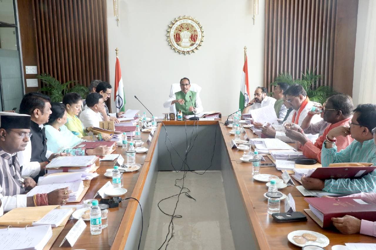 शिवराज कैबिनेट की बैठक में अहम प्रस्तावों पर लगी मुहर, 5 रुपए में मिलेगी 'मामा की थाली', 6 नए मेडिकल कॉलेज बनेंगे
