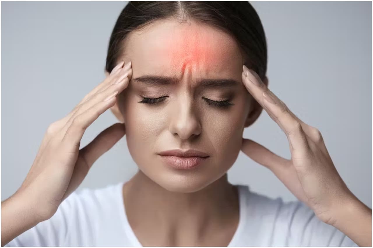 Yoga For Headache: सिर के दर्द से छुटकारा दिलाएंगे ये आसान, जल्द मिलेगा आराम