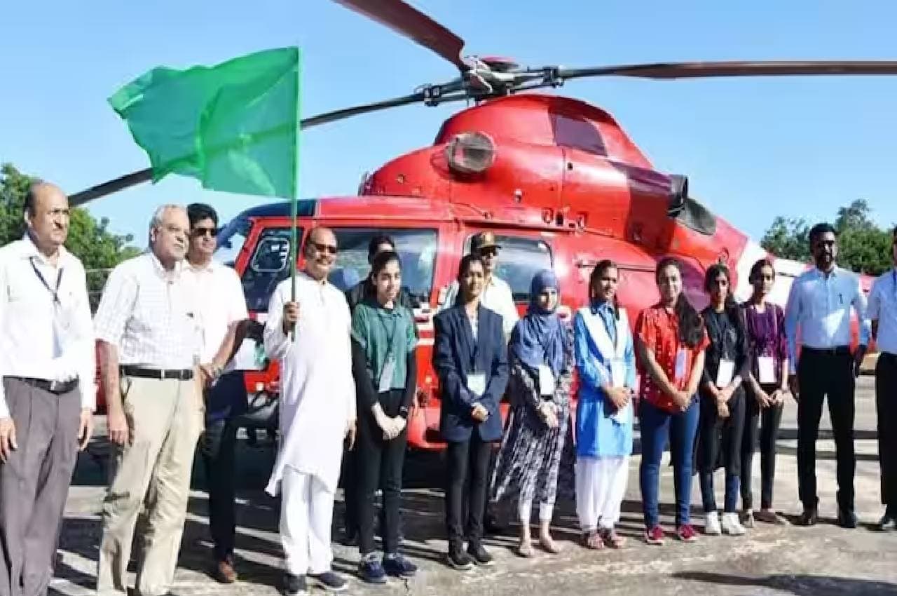 Chhattisgarh News: सीएम बघेल ने टॉपर बच्चों को कराई हेलीकॉप्टर की सैर, खिल उठे चेहरे