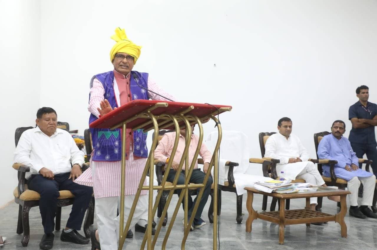 CM शिवराज बोले-पेसा नियम महत्वपूर्ण, जनजातीय कला, संस्कृति और विरासत को सहेज कर रखना है