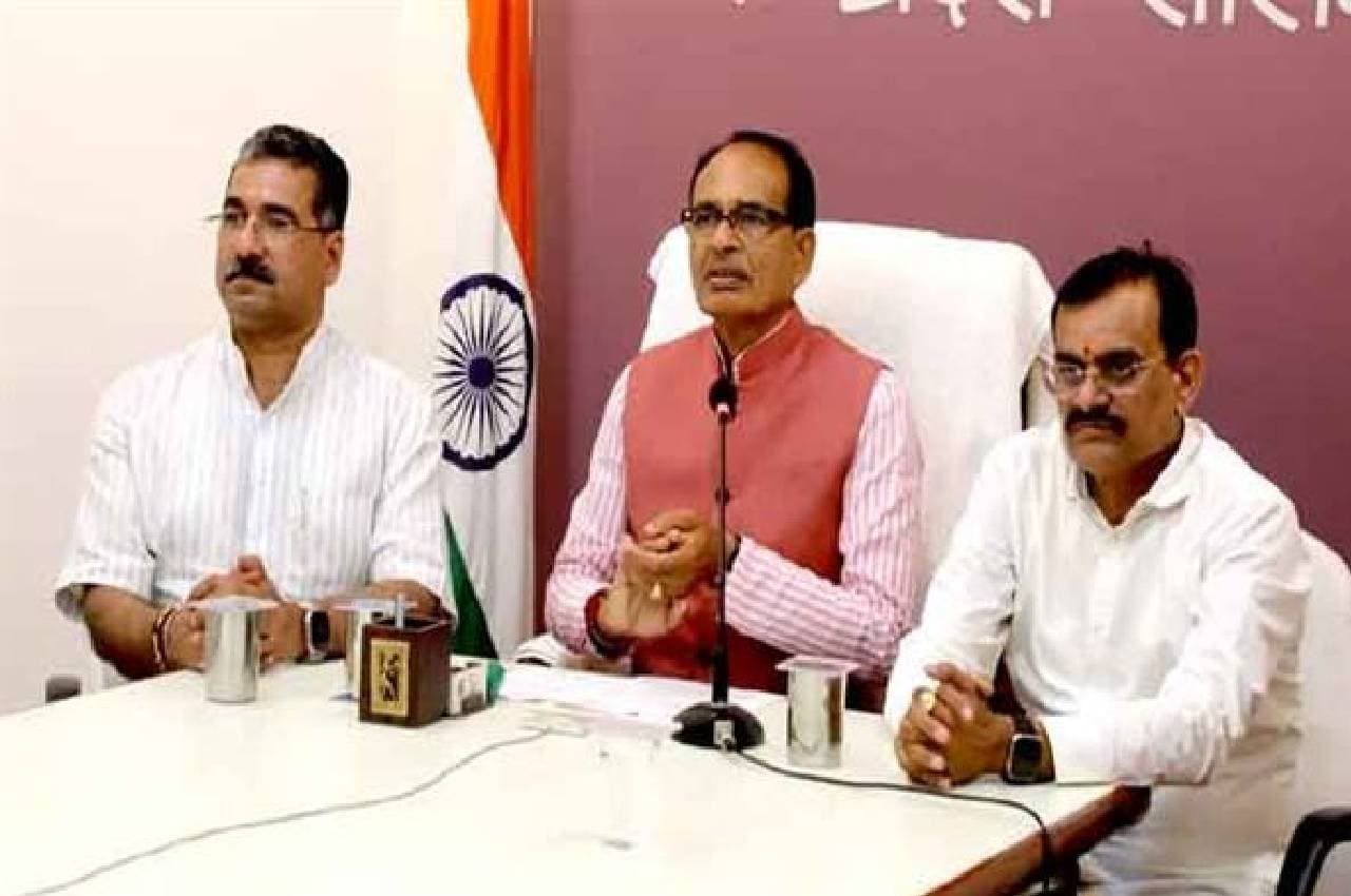 अमित शाह के दौरे की तैयारियों में जुटी BJP, CM शिवराज ने VD शर्मा के साथ की बैठक