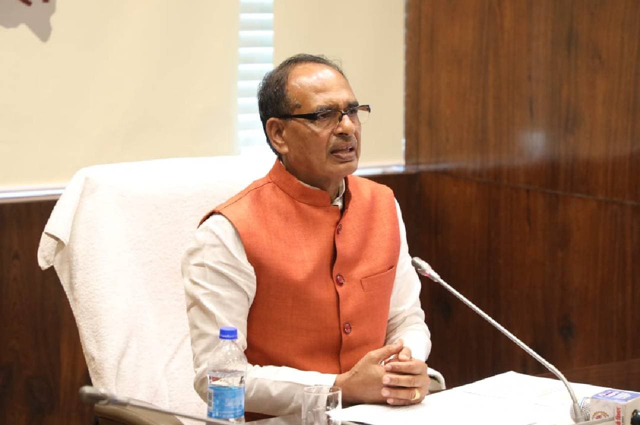 MP News: प्रधानमंत्री मोदी के पिता को लेकर कांग्रेस नेता ने की टिप्पणी, CM शिवराज ने दिया ये जवाब