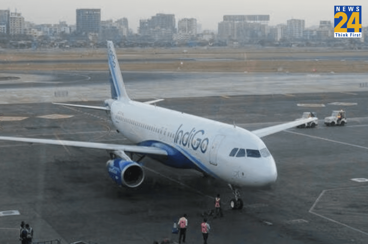 Indigo Delhi-Dehradun Flight: अचानक हवा में फेल हुआ इंडिगो विमान का इंजन, दिल्ली एयरपोर्ट पर हुई इमरजेंसी लैंडिंग