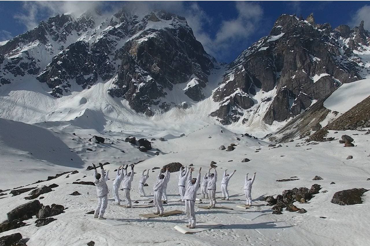 International Yoga Day Live Updates: पीएम मोदी बोले- जो जोड़े, वो योग है... 180 से अधिक देशों का साथ आना ऐतिहासिक