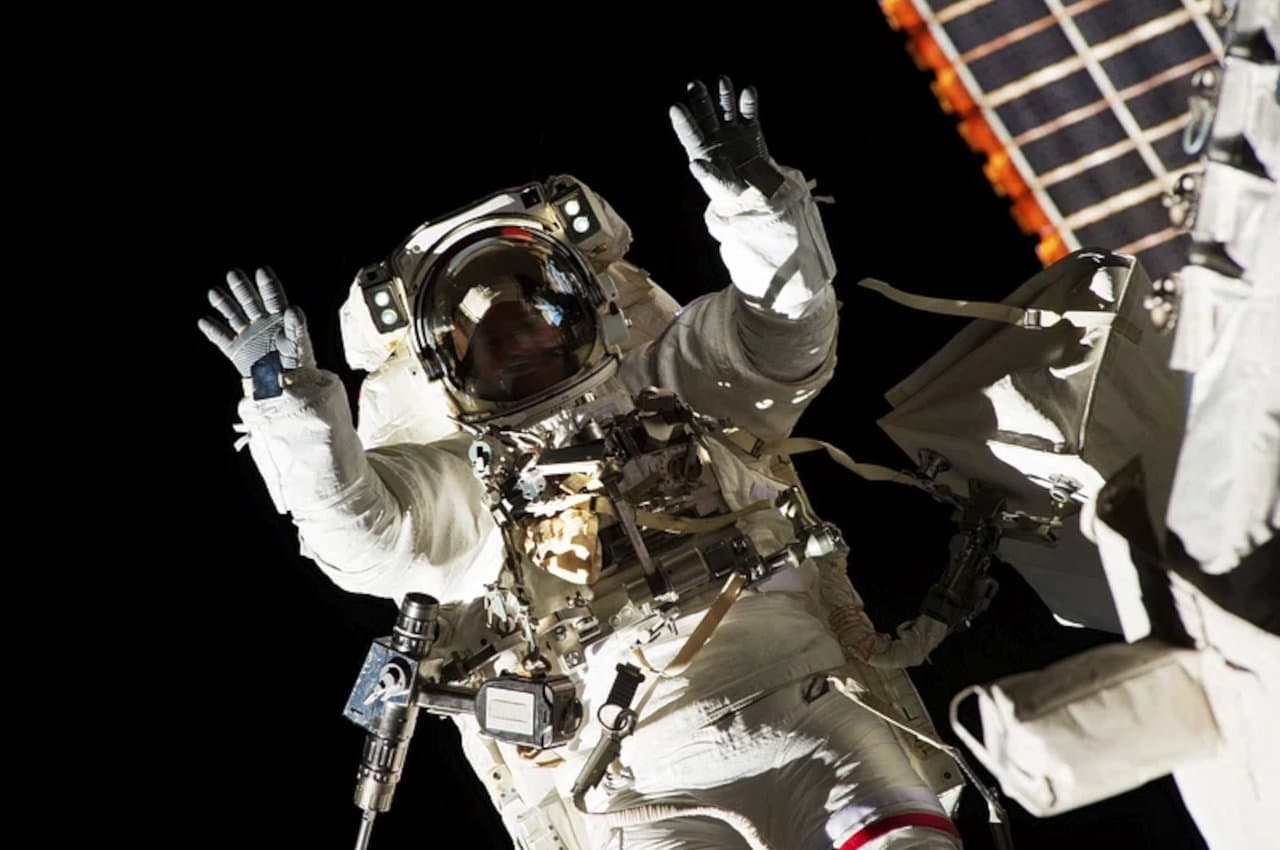 अंतरिक्ष यात्रियों के मूत्र और पसीने से NASA ने बनाया पीने का पानी