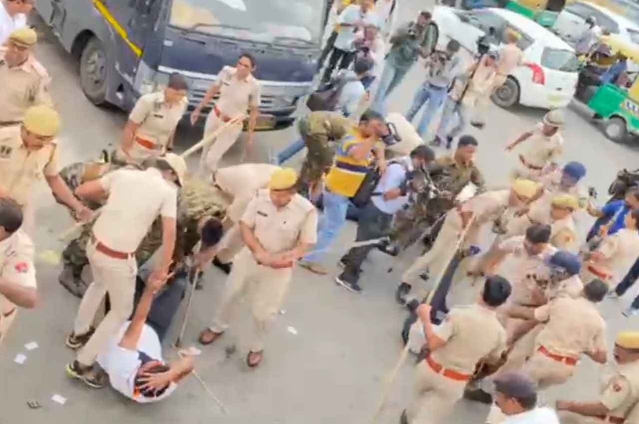 जयपुर में ABVP का प्रदर्शन, पुलिस ने खदेड़ा, होश्यार मीना बोले- 'दुष्कर्म के आरोपियों का संगठन से कोई लिंक नहीं'