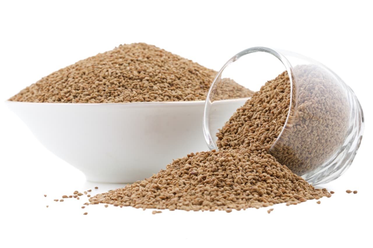 Ajwain Benefits: किचन में रखें ये छोटे से दाने सेहत को देते हैं बड़ा लाभ, जानें इसके फायदे