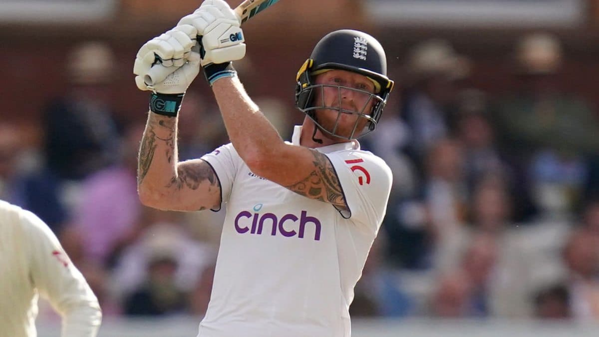 Ashes Series: बेन स्टोक्स ने ठोका कड़क छक्का, बाउंड्री पर कैच नहीं लपक पाए मिचेल स्टार्क, देखें