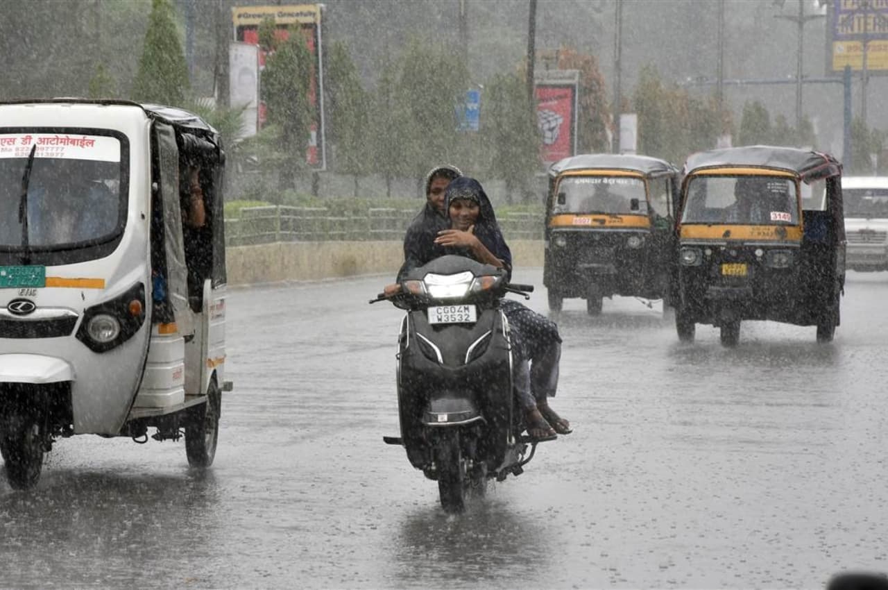 CG Weather Update:  छत्तीसगढ़ में जमकर बरसेंगे बादल, मौसम विभाग ने इन जिलों में जारी किया अलर्ट