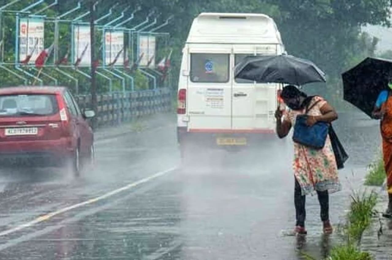 Chhattisgarh Weather Update: छत्तीसगढ़ में तेज हवाओं के साथ बारिश के आसार, मौसम विभाग ने जारी की चेतावनी