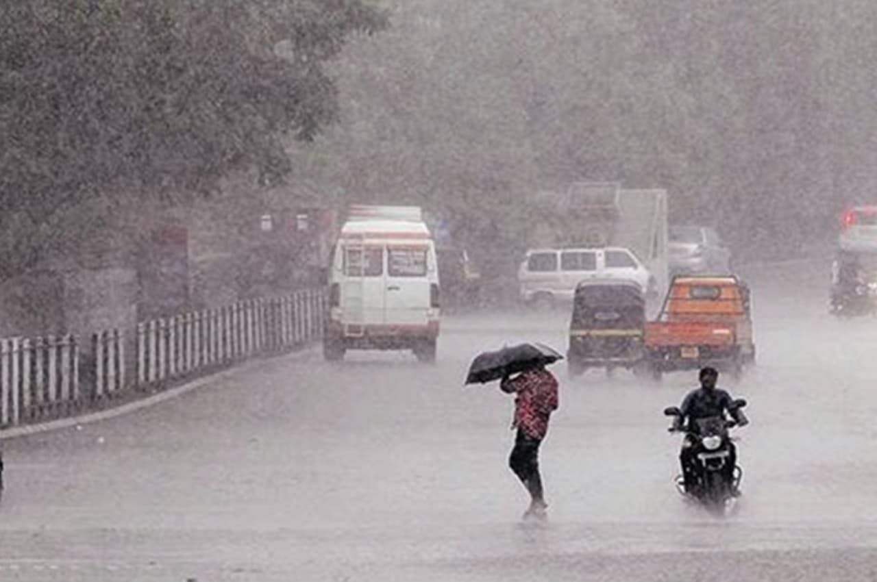 Chhattisgarh weather: छत्तीसगढ़ में जमकर बरसेंगे बादल, मौसम विभाग ने भारी बारिश का जारी किया अलर्ट