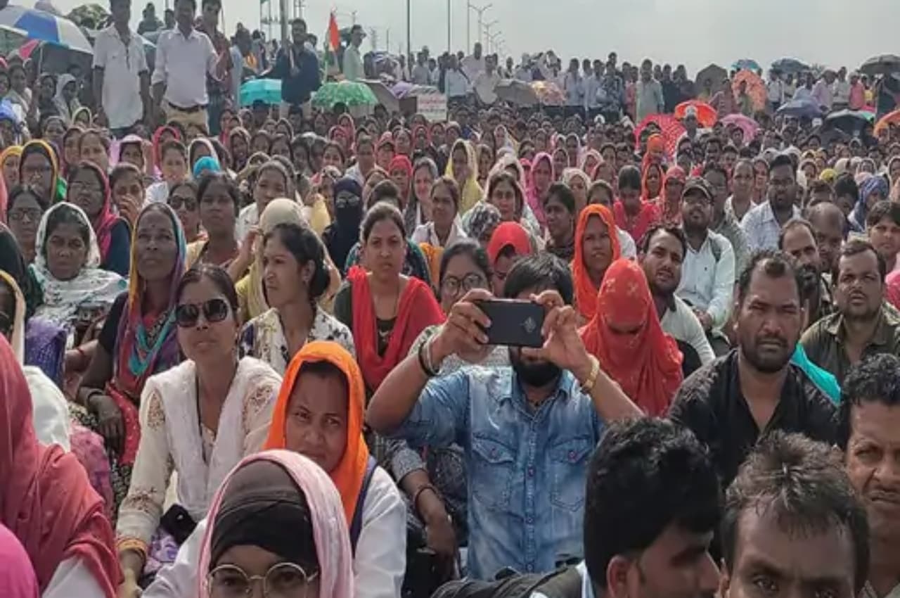 Contract Workers Strike: संविदा कर्मचारी के हड़ताल पर सरकार सख्त, तीन दिनों के भीतर काम पर नहीं लौटे तो होगी कार्रवाई